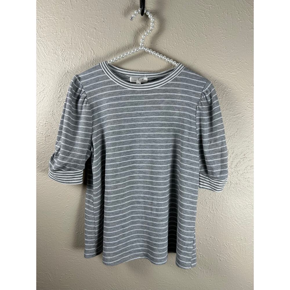 Nine Britton Top Women's Size Medium Gray Casual Waffle Knit Cute Classic Shirt